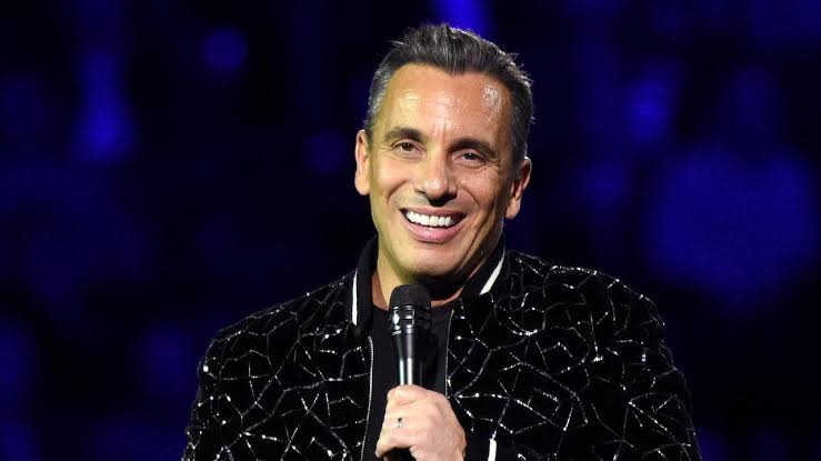 Sebastian Maniscalco in concert